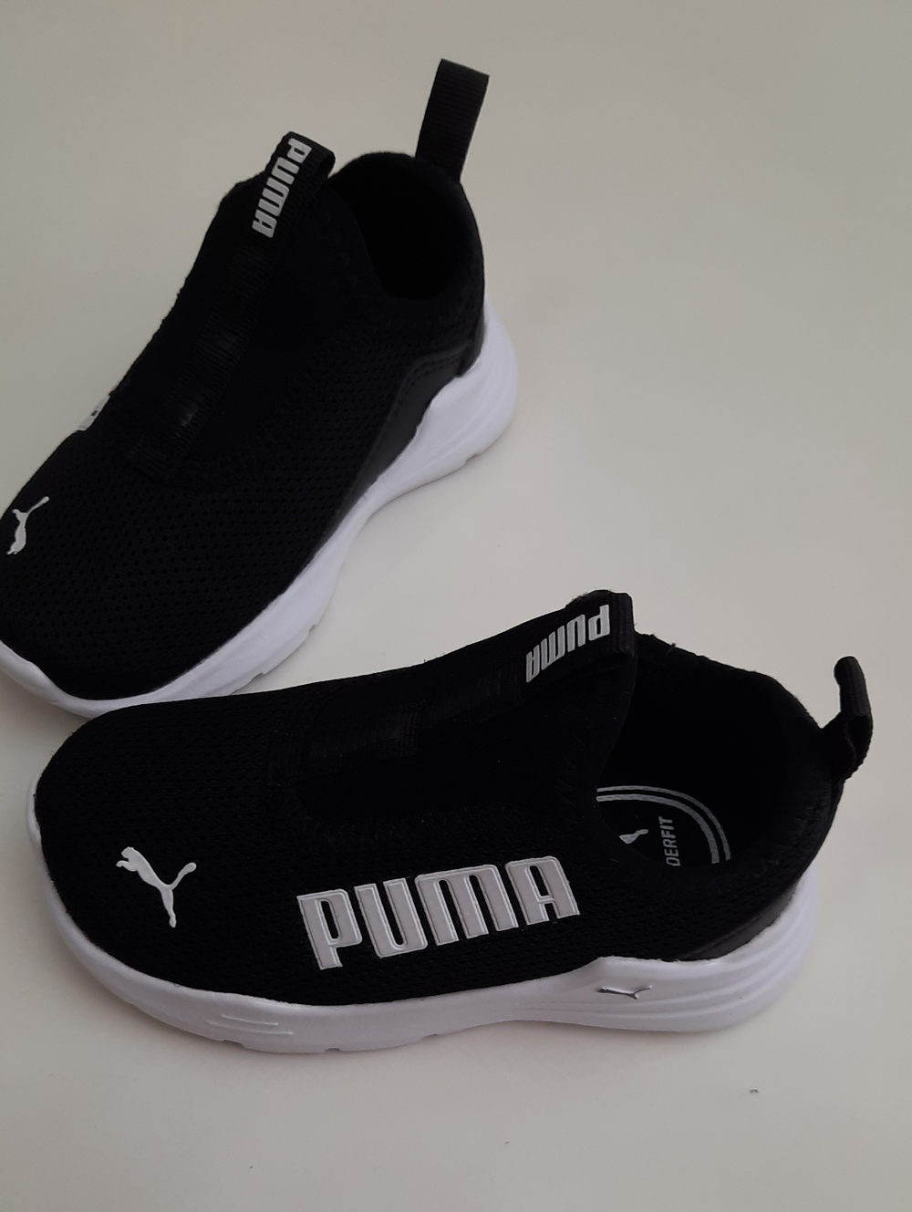 Puma Kids Black and White Slip-On Knit Sneakers - Size 6C
